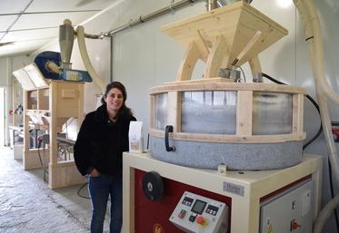 Dans un ancien poulailler de la Bergerie nationale, Magali Rocheteau a créé le Moulin de Rambouillet.