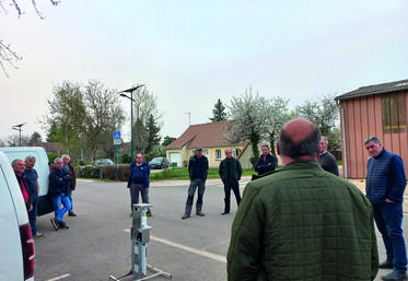 Les agriculteurs intéressés pourront découvrir le fonctionnement du laser mardi 5 avril, comme ici lors d'une précédente démonstration.