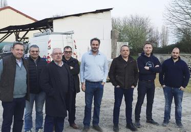 À Auvernaux (Essonne), le 23 mars, lors du conseil d'administration du syndicat de Corbeil.