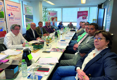 Paris, lundi 28 mars. Les administrateurs d'Interbev Île-de-France sont réunis en assemblée générale statutaire. 