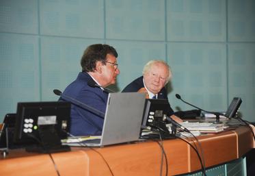 Mardi 5 avril, à Chartres. Le président de l'Adomael, Jean-Marie Guyard, a reçu celui de l'Amoma, Louis Orenga de Gaffory, qui aimerait bien voir les médaillés euréliens le rejoindre.