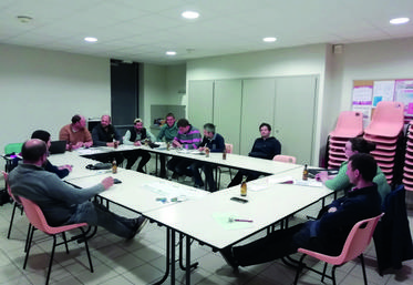 Mardi 3 mai, à Nesploy. JA 45 réuni en conseil d'administration.