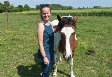 Mathilde Le Pivain et un cheval.