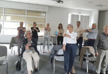 Au Chesnay (Yvelines) le 12 mai, lors de l'atelier sophrologie organisé par la Section des anciens.