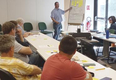 Mardi 17 mai, à Blois. Les responsables des syndicats d'exploitants agricoles de Loir-et-Cher ont pu réfléchir à leurs missions et à leurs besoins pour les remplir.