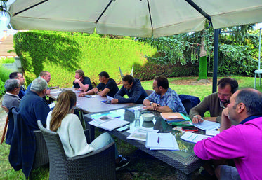 Jeudi 2 juin à Ennery (Val-d'Oise) lors du conseil d'administration du syndicat local du Vexin.