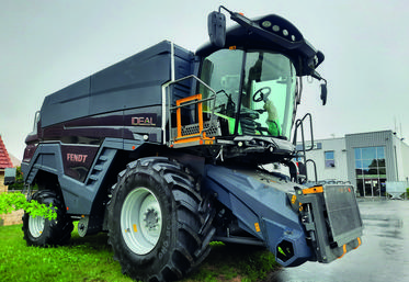 L'Ideal 7 bénéficie d'une largeur de 3,50 m au transport même équipée de pneus de 800.