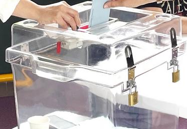 Le premier tour des élections législatives a été marqué par une forte abstention.