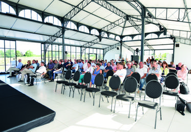 Jeudi 16 juin, à Meung-sur-Loire. Les participants à l'assemblée générale ont écouté l'activité détaillée de la Safer du Centre, du département d'accueil du Loiret et la conférence de l'économiste Philippe Chalmin.
