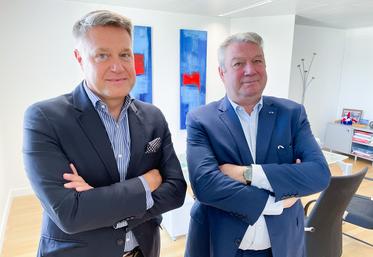 Le 8 juillet, à Chartres. Dominique Lefebvre et Jérôme Hombourger, président et directeur général du Crédit agricole Val de France, ont fait un tour d'horizon de la situation de la banque régionale.