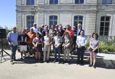 La remise des prix du Concours départemental des vins avait lieu à Blois en présence d’élus du département de Loir-et-Cher dont le maire de Blois, le député du Vendômois et le président du conseil départemental.