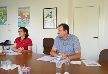 Alice Tissier, directrice de la chambre d'Agriculture de Loir-et-Cher et Arnaud Bessé, président, font un état des lieux de l'agriculture du département.