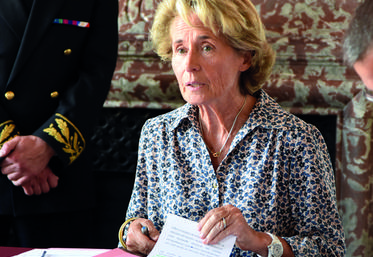 Caroline Cayeux a signé le contrat de sécurité avec la commune hôte.