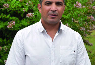 Icham Benhaddi succède à Emmanuelle Thill au poste de responsable du lycée des Barres.