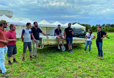 Les bénévoles JA se sont relayés sur le terrain toute la semaine.