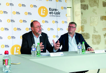 Jeudi 8 septembre, à Chartres. Les présidents des conseils départementaux du Loiret, Marc Gaudet (à g.), et de l'Eure-et-Loir, Christophe Le Dorven, ont les mêmes problématiques et les mêmes solutions.
