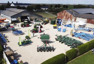 Jeudi 15 septembre, à Pithiviers-Le-Vieil. Durant sa journée portes ouvertes, Ghestem Agri a présenté plusieurs marques de machinisme agricole, en plus de Fendt.