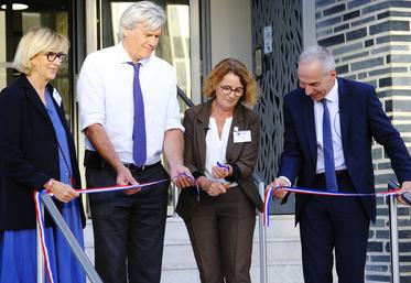 Le 22 septembre au Mans, les responsables de Groupama Centre-Manche et le maire de la ville, Stéphane Le Foll, ont inauguré le siège opérationnel rénové.