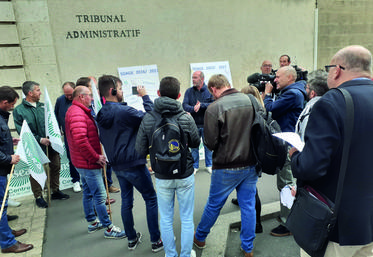 Lundi 26 septembre, à Orléans (Loiret). Le réseau FNSEA explique aux médias pourquoi il s'oppose au futur Sdage Loire-Bretagne.