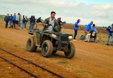 Gabriel Dumas a beaucoup circulé à travers le site pour aider partenaires et collaborateurs.