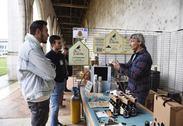 L'agriculteur se donne pour mission de faire connaître et faire aimer les bières artisanales lors d'événements qui se tiennent sur le territoire. Comme ici, lors du Orléans bière festival, samedi 1er octobre.