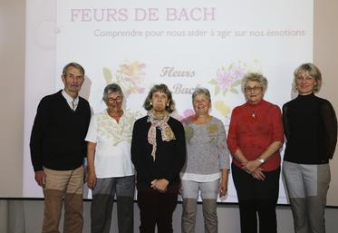 Mardi 4 octobre au Chesnay (Yvelines), plusieurs adhérents de la section des anciens ont participé à un atelier dédié aux fleurs de Bach.