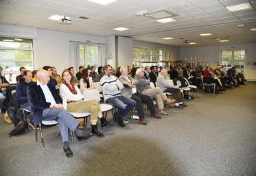 Au Chesnay (Yvelines), lundi 26 septembre, lors du lancement de l'Association pour le développement de l'apiculture (ADA) Île-de-France.