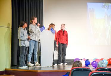 Le 13 octobre, à Mignières. Les élèves du LEAP Franz-Stock ont raconté leur expérience européenne avec Erasmus.