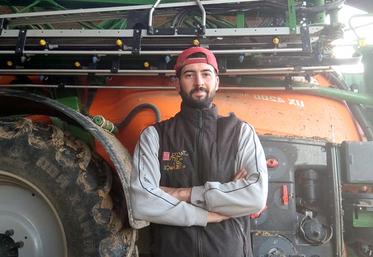 Cédric Perdereau s'appuie sur son application pour mieux traiter ses champs.