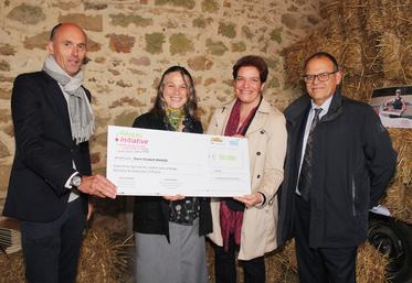 Nangis, vendredi 14 octobre. Marie-Elisabeth Ravasse entourée d'Olivier Lavenka et de la maire de Nangis et conseillère départementale, Nolwenn Le Bouter.