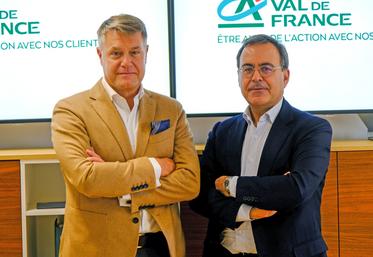 Le 21 octobre à Chartres. Jerôme Hombourger, directeur général du Crédit Agricole Val de France et son adjoint Yannick Mouillet, ont fait le point.