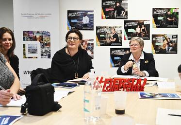 Le 4 novembre, à Blois. Karine Gourault, directrice de Be LC, et Catherine Lhéritier, vice-présidente du conseil départemental, ont évoqué la deuxième campagne «	Fier de mon job, ici en Loir-et-Cher	». 