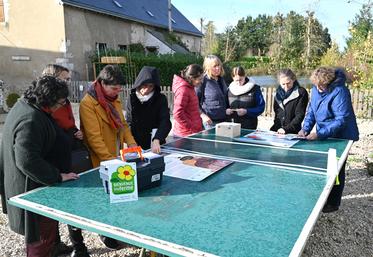 Mardi 8 novembre, à Valloire-sur-Cisse. Durant la première journée de rencontre des fermes pédagogiques du réseau Bienvenue à la ferme, des ateliers ont eu lieu dans une ambiance conviviale. 