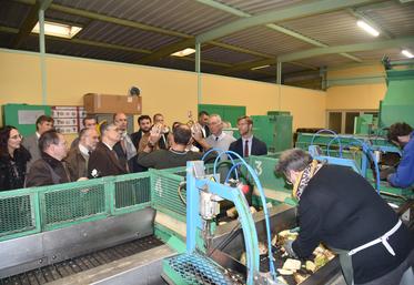 Nangis, vendredi 4 novembre. Visite du centre de réception des betteraves de la sucrerie Lesaffre.