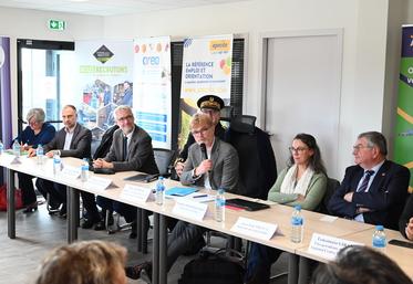 Lundi 14 novembre, à Talcy. Marc Fesneau était présent pour lancer la Semaine de l'emploi agroalimentaire à la Ferme de la Motte.