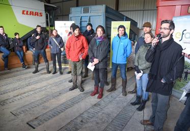 Le 18 novembre, à Villeneuve-Saint-Nicolas. La première promotion de l'École française d'agroforesterie est composée de personnes d'horizons très divers.