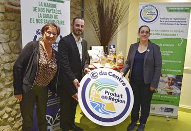 Jeudi 24 novembre, à Orléans. Trois des premiers ambassadeurs de la marque C du Centre sont présents pour le lancement du réseau, dont la présidente de La Gabare (à g.) et la présidente des Toques du Loiret (à d.).