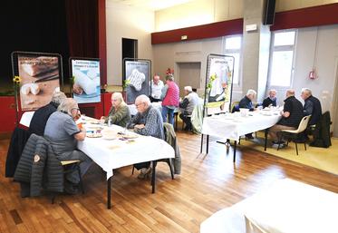 Le 9 novembre, à Selles-sur-Cher (Loir-et-Cher). Le jury a du départager les fromages répartis dans une vingtaine de catégories.