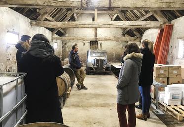 Fresnes-sur-Marne, jeudi 17 novembre. Visite de la distillerie d'Isle-de-France. 