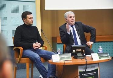 Lundi 5 décembre, à Chartres. Le directeur régional d'EDF, Jean-Paul Combemorel, s'est risqué à envisager l'avenir aux Universités du soir.