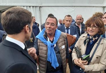 La FNSEA 45 mène un dialogue constructif et résolument tourné vers l’avenir avec l’ensemble des élus de la nation, parlementaires, ministres, Président de la République. En 2022, les élus du syndicat ont tenu de nombreuses rencontres pour défendre au mieux les couleurs de l’agriculture loirétaine.