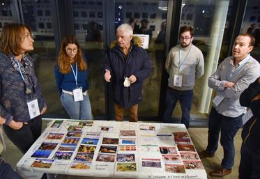Lab'O Orléans, le 8 décembre	: de nombreux chefs d'entreprise étaient réunis afin d'élaborer des fresques de la biodiversité.