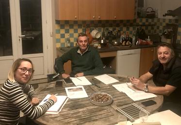 Aux Alluets-le-Roi (Yvelines), le 22 novembre, lors du bureau de Maule.