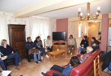 Chenoise, jeudi 8 décembre. La propriétaire des lieux, Sylvie Cackaert, a accueilli les participants à la Journée diversification dans son gîte.