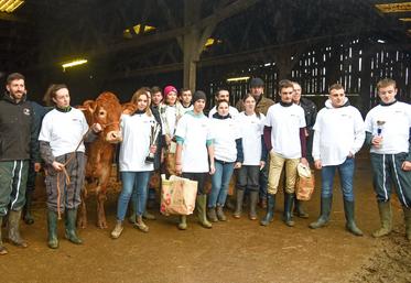 Le 5 janvier, à Saint-Uphace (Sarthe). Douze élèves de la MFR de Beaumont-les-Autels ont participé à la finale du Concours départemental de jugement de bétail.