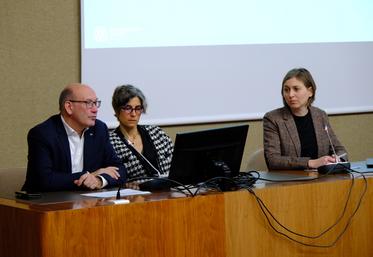 Jeudi 19 janvier, à Chartres. Bertrand Le Bris (à g.), président d'AS	28, et Soline Deniau (à d.), conseillère d'entreprise, ont échangé avec les OPA du secteur.
