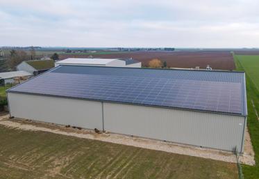 Les panneaux photovoltaïques sont installés sur un bâtiment de 1	000 m². 