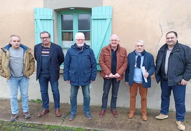 Vendredi 20 janvier, à Châtillon-Coligny. Les élus de la FNSEA 45 et de la communauté de communes Canaux et forêts en Gâtinais réunis pour créer des liens entre les deux structures et renforcer leurs synergies.
