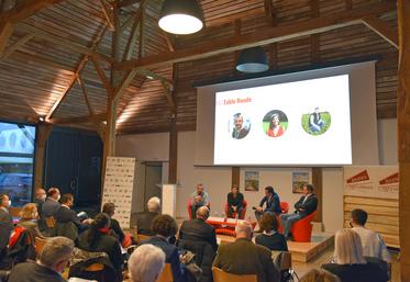 En 2022, lors de son AG à la halle du château de Chamelles, JA Loiret avait organisé une table ronde sur le thème de la communication positive.