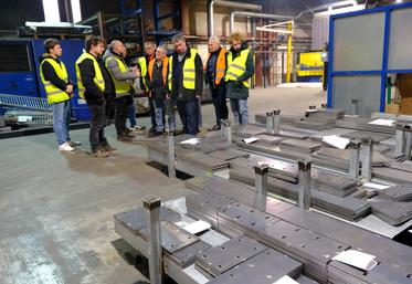 Les adhérents ont visité une partie du site de fabrication de bâtiments de Triangle énergie à Villeprovert.